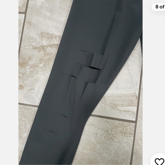 Alo Yoga High-Waist Ripped
Warrior Leggings - Small - Charcoal
Black - Picture 4 of 15